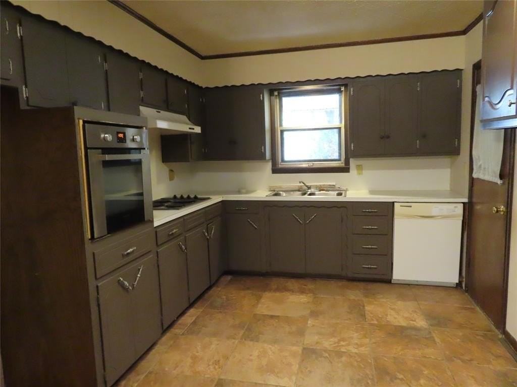 3112 Eastland Ave - Photo 5 of 16