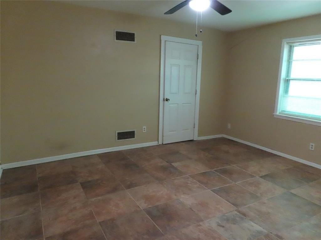 3112 Eastland Ave - Photo 7 of 16