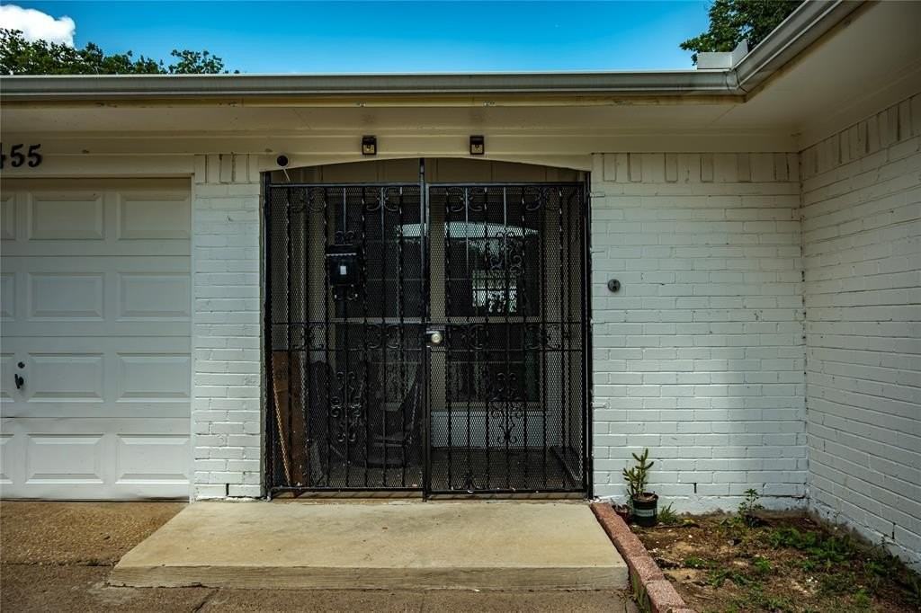 6455 Palm Island St - Photo 3 of 36