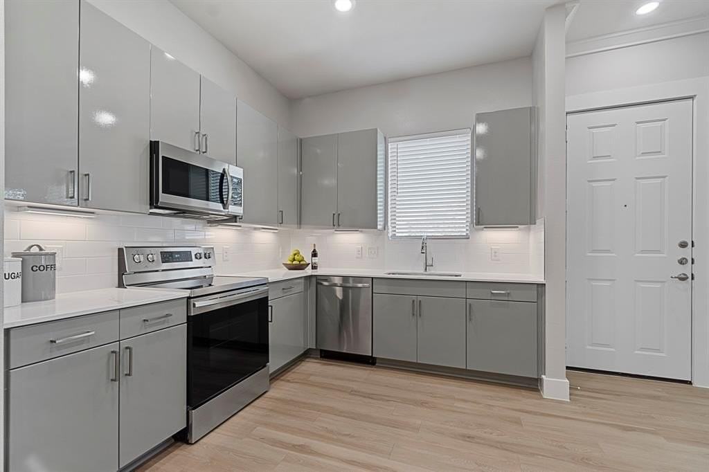 8401 Casita Dr - Photo 5 of 36