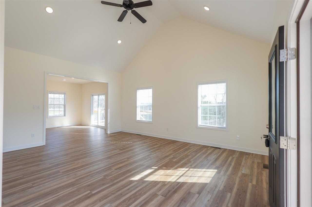 7251 Hilliard Ct - Photo 2 of 30