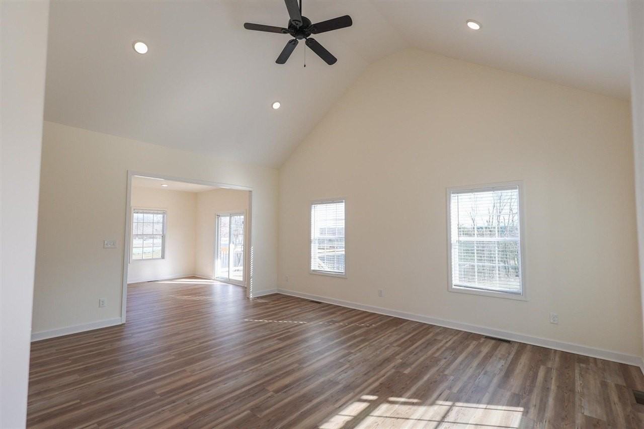 7251 Hilliard Ct - Photo 3 of 30