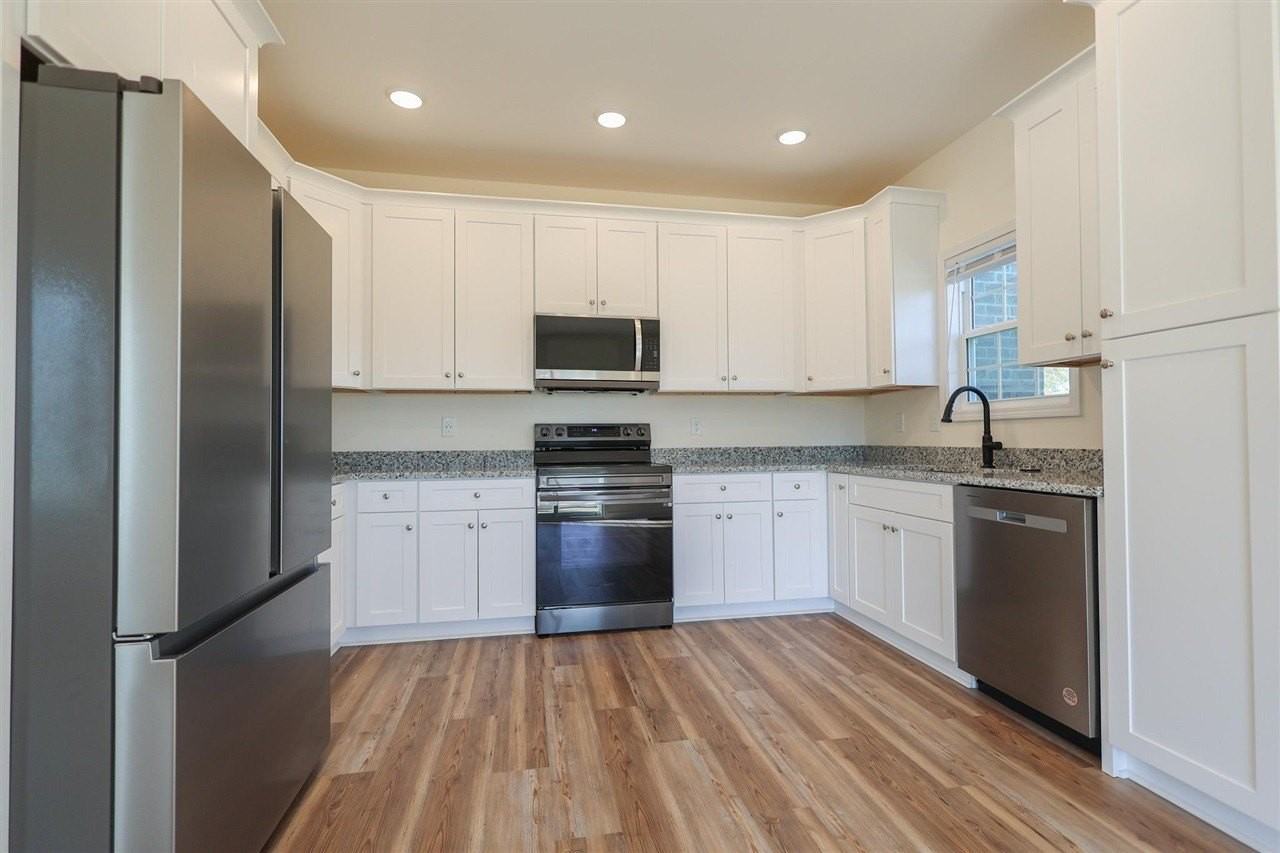 7251 Hilliard Ct - Photo 6 of 30