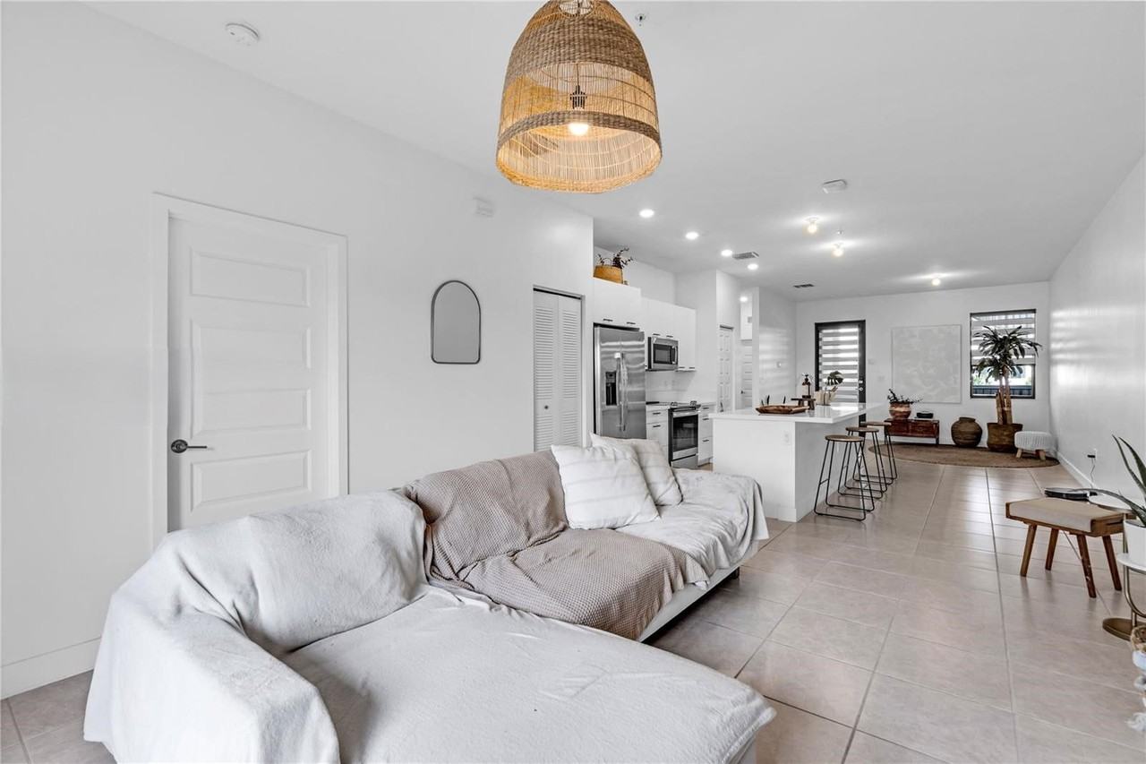 Nw 104th Ave - Photo 5 of 8