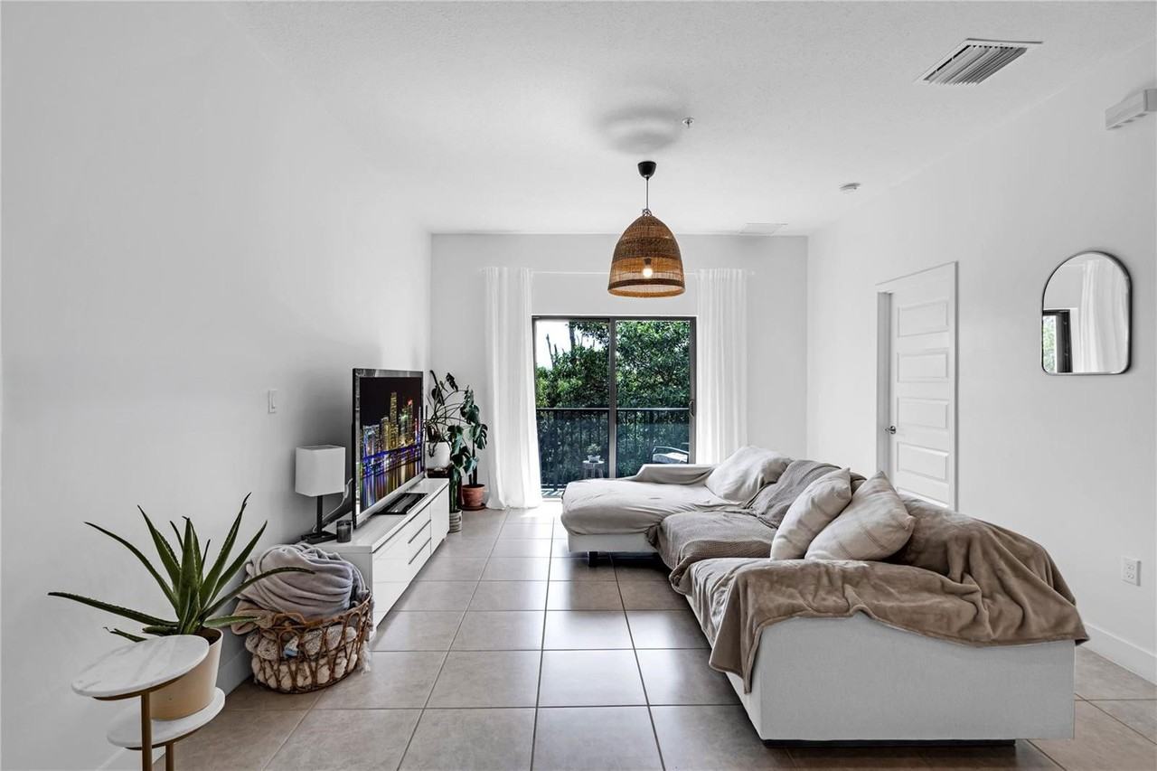 Nw 104th Ave - Photo 7 of 8