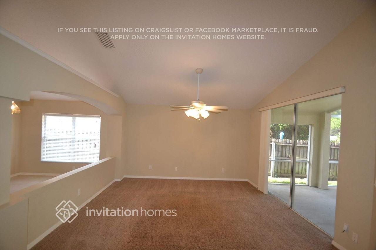 7027 Colony Pointe Dr - Photo 3 of 11