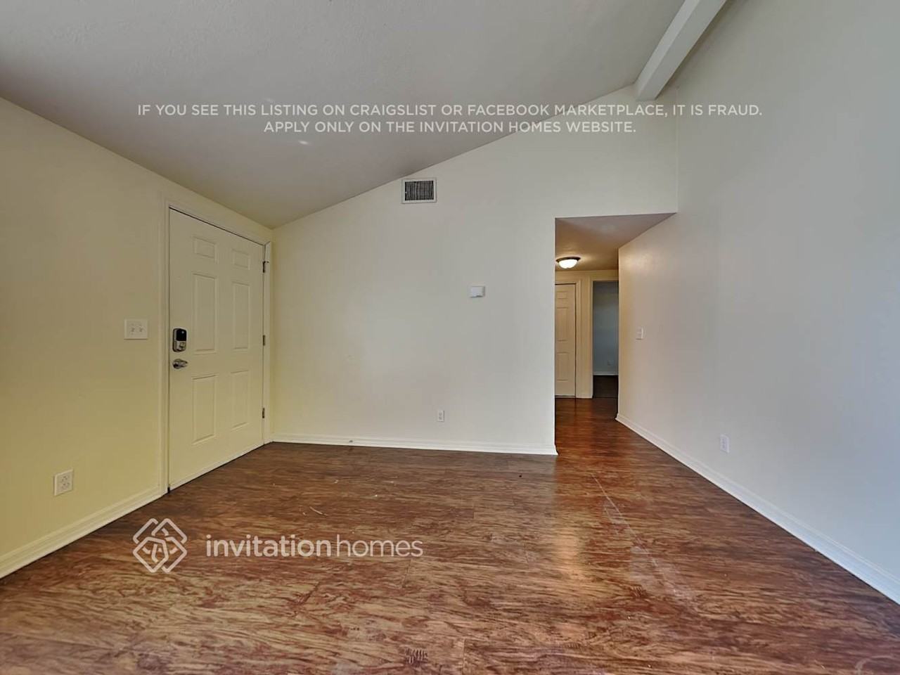 10102 Benbrook Ct - Photo 3 of 20