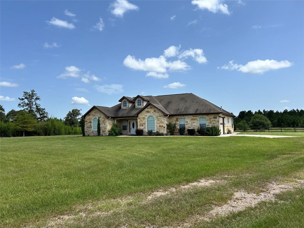 6814 Millstone Dr - Photo 2 of 30