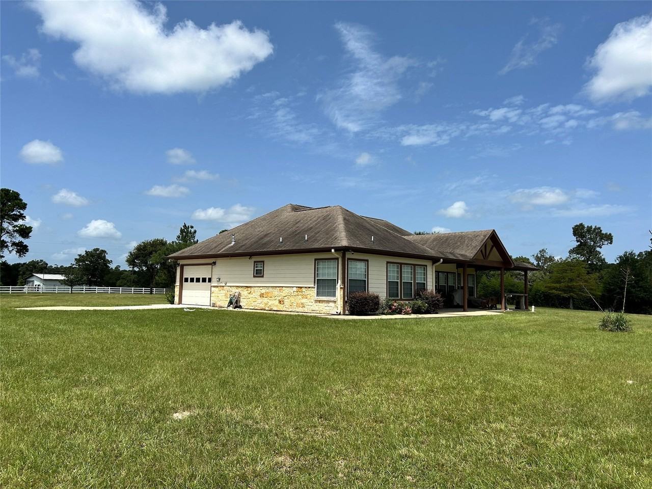 6814 Millstone Dr - Photo 4 of 30