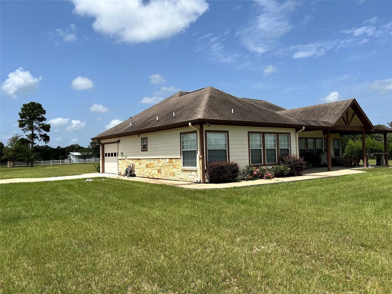 6814 Millstone Dr - Photo 5 of 30