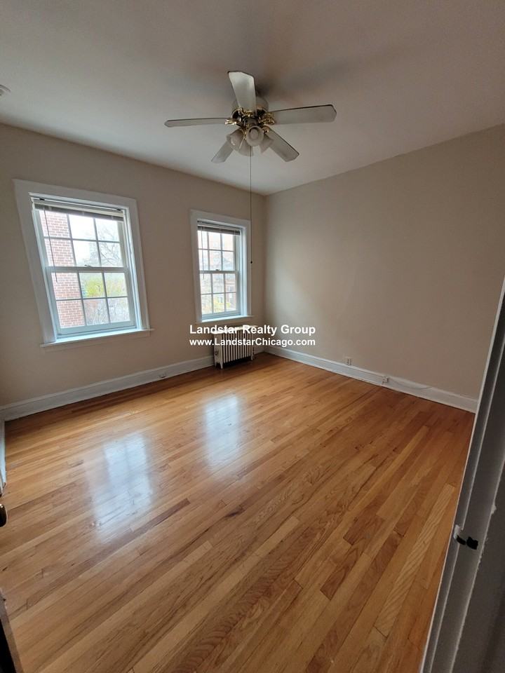1456 Oak Ave #2N - Photo 4 of 13