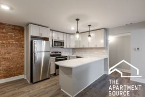 featured image of 1220 N La Salle Dr #D4