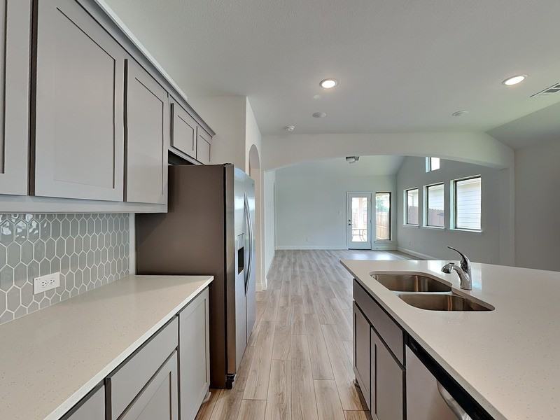 925 King St - Photo 5 of 15