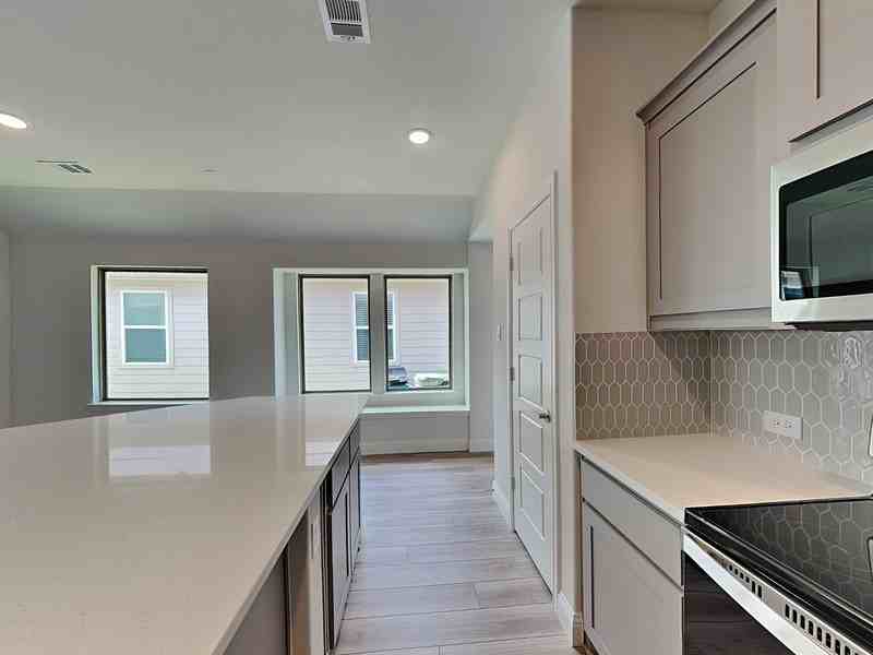 925 King St - Photo 6 of 15