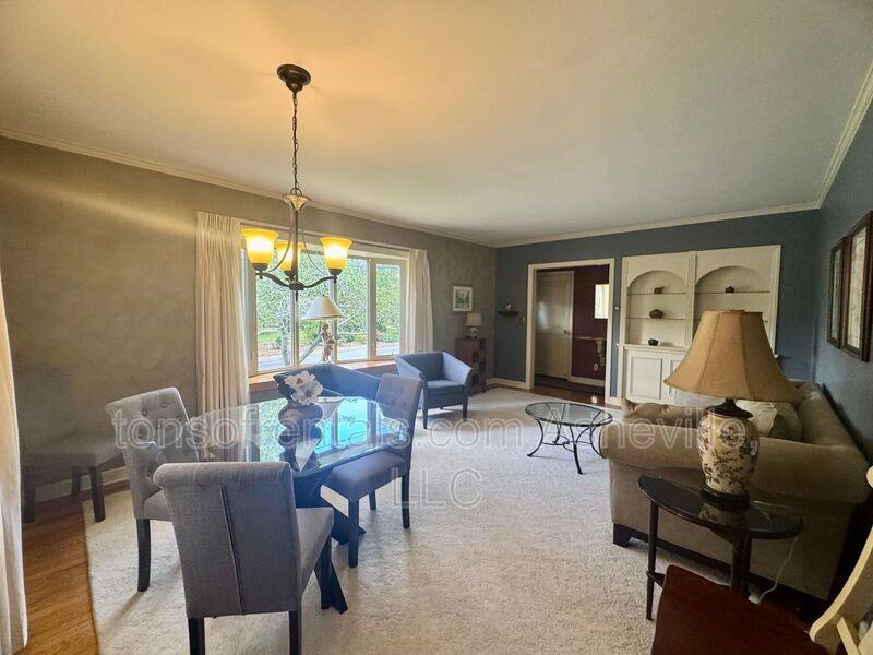 900 Hebron Rd - Photo 5 of 34