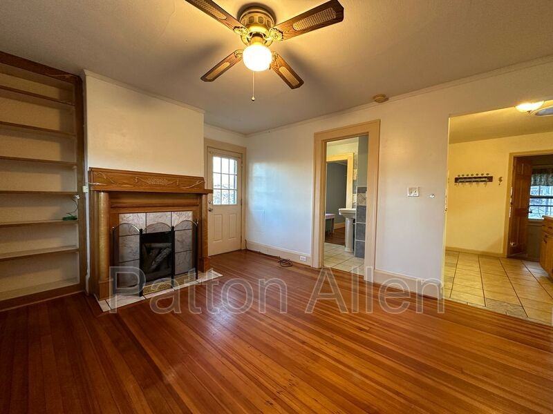 105 Edwin Pl #4 - Photo 5 of 19