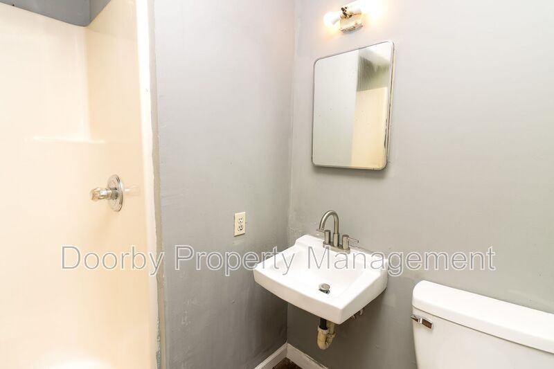 1202 Duncan Ave #1 - Photo 5 of 7