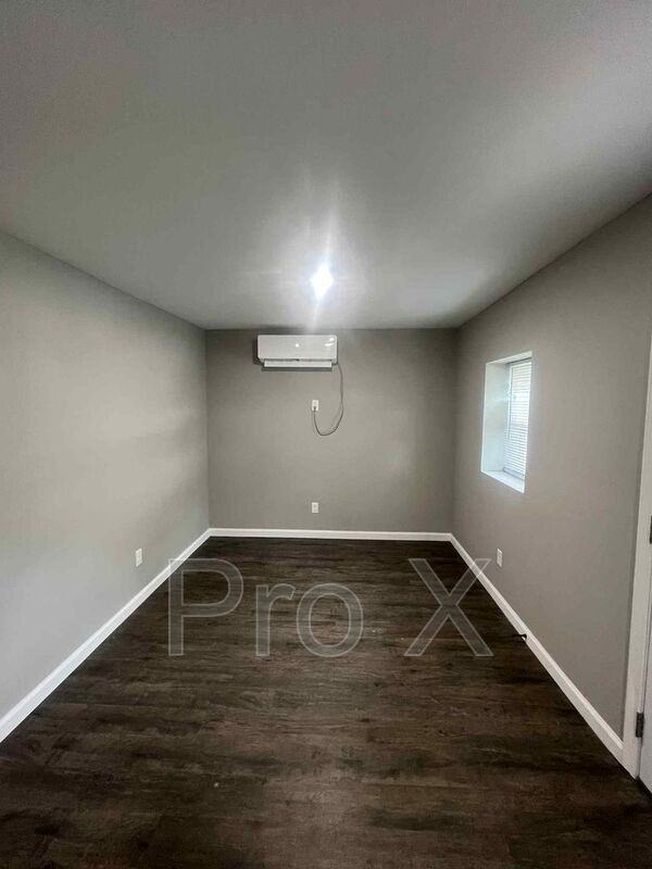 610 W 9th St #A - Photo 2 of 11