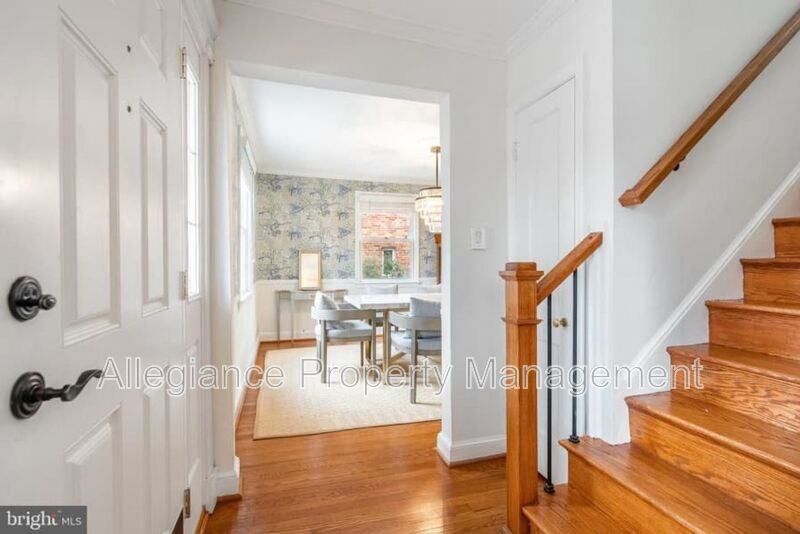 1408 20th St S - Photo 3 of 37