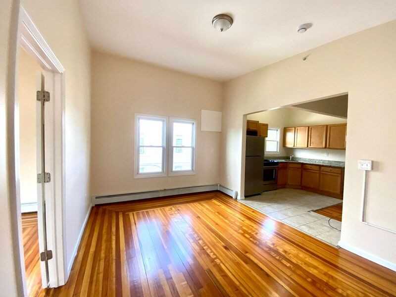 143 Skeele St #3L - Photo 3 of 18