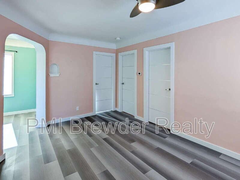 2218 Hoyt Ave #B - Photo 2 of 14