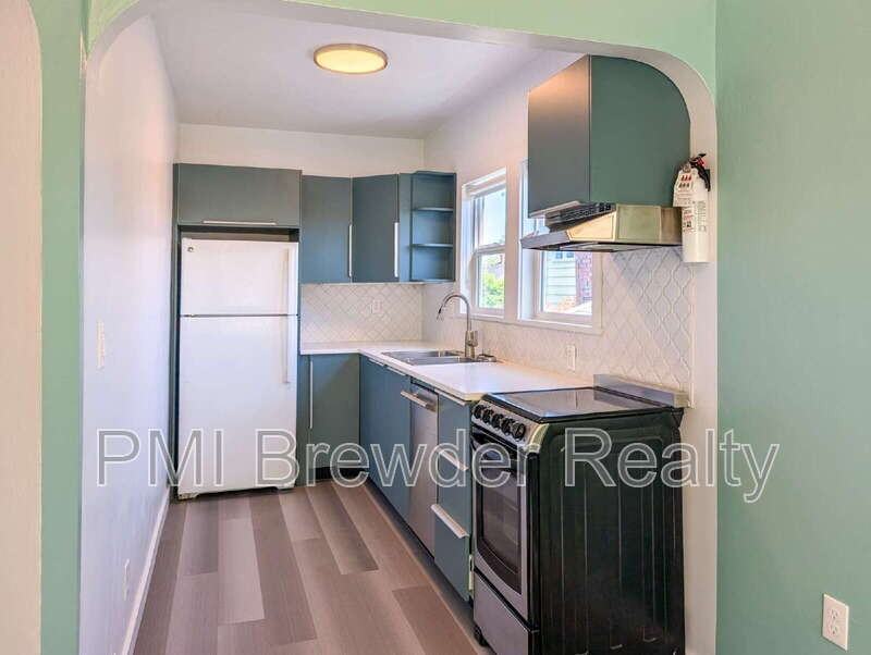 2218 Hoyt Ave #B - Photo 3 of 14