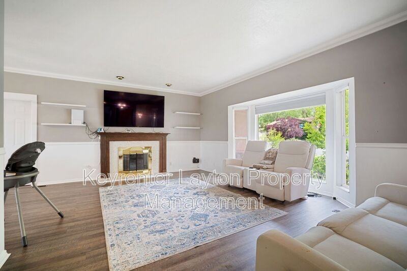 751 Highland Blvd - Photo 3 of 31