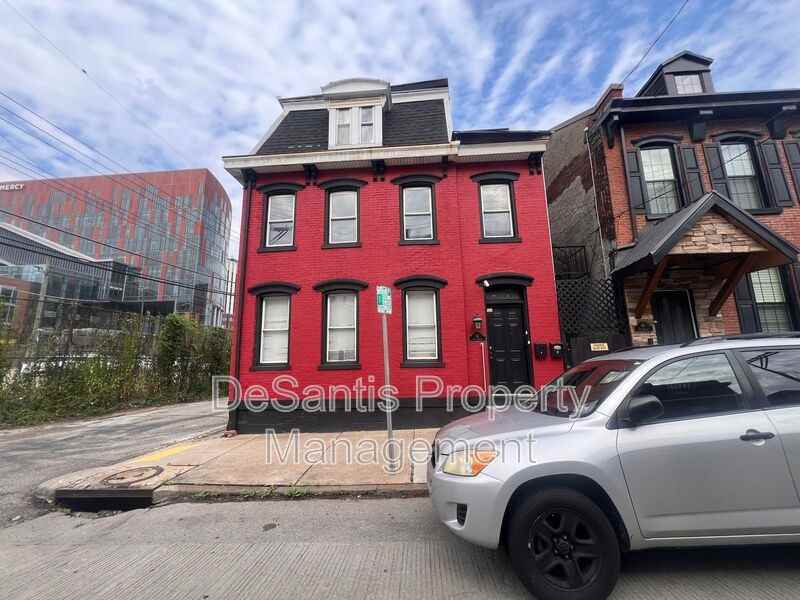 42 Van Braam St #2 - Photo 2 of 17