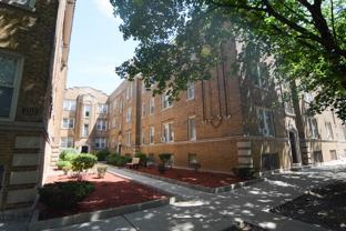 2102 W Ainslie St #1W - Photo 1 of 1