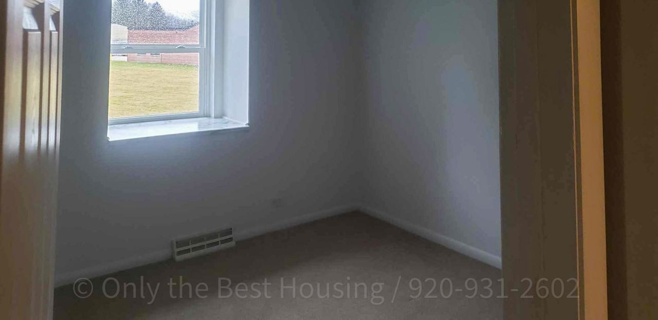 585 Edgewood Dr #3 - Photo 4 of 8