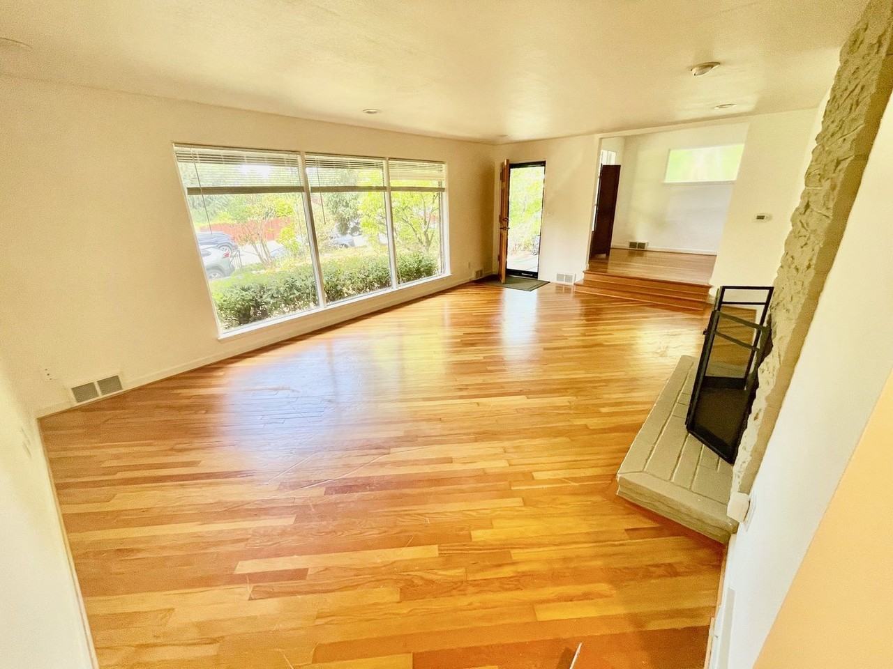 11524 6th Ave Nw - Photo 2 of 28