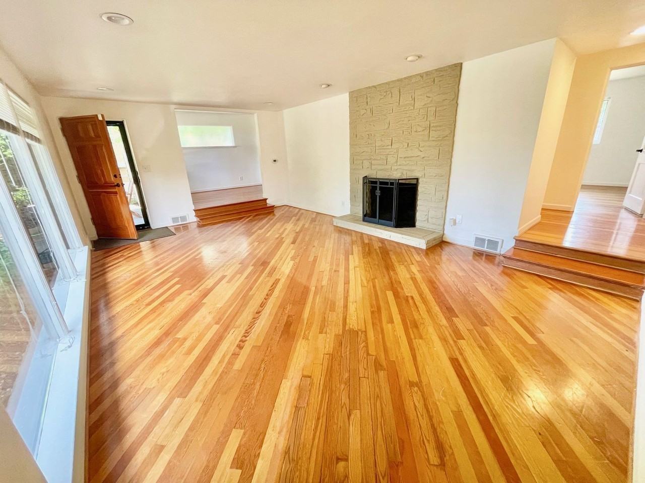 11524 6th Ave Nw - Photo 3 of 28