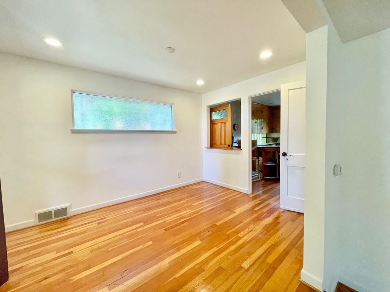 11524 6th Ave Nw - Photo 4 of 28