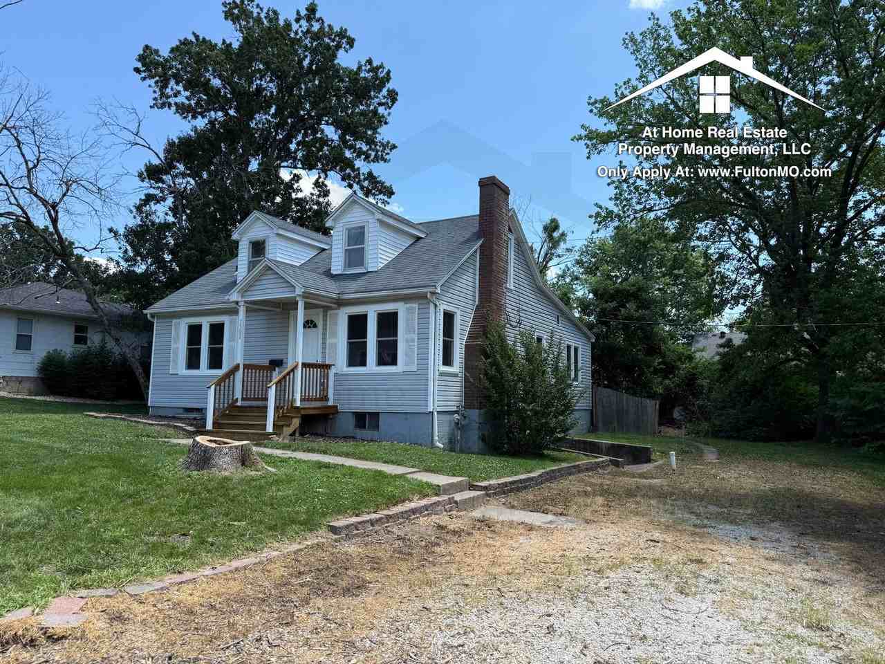 1502 Forest Ave - Photo 2 of 50