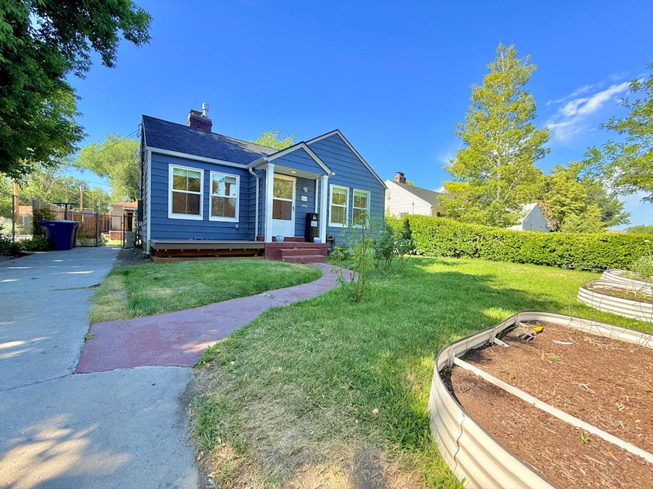 262 E Browning Ave - Photo 3 of 30