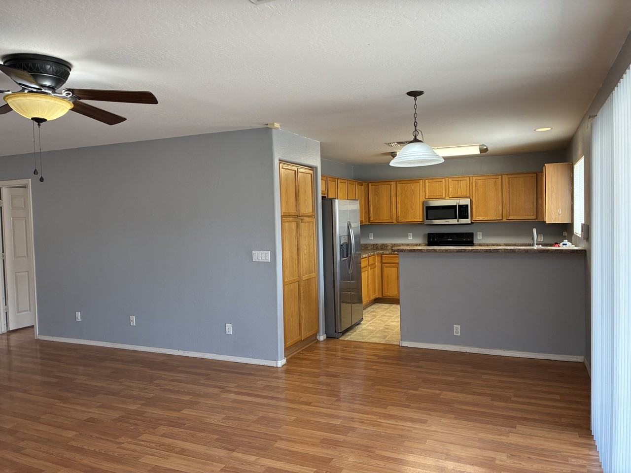 22372 W Cantilever Ct - Photo 5 of 39