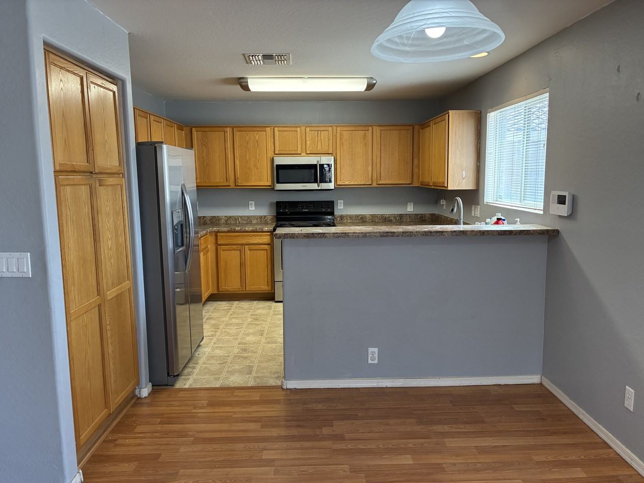 22372 W Cantilever Ct - Photo 6 of 39
