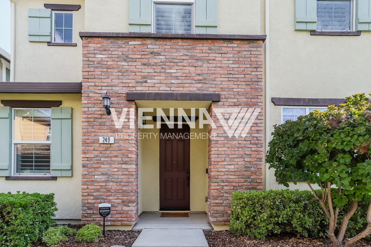 249 Rochdale St - Photo 2 of 26