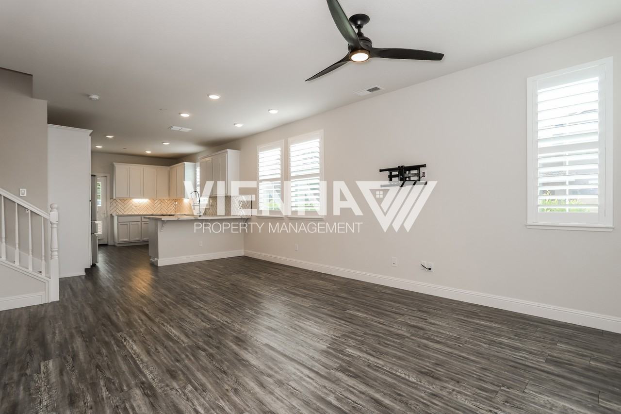 249 Rochdale St - Photo 4 of 26
