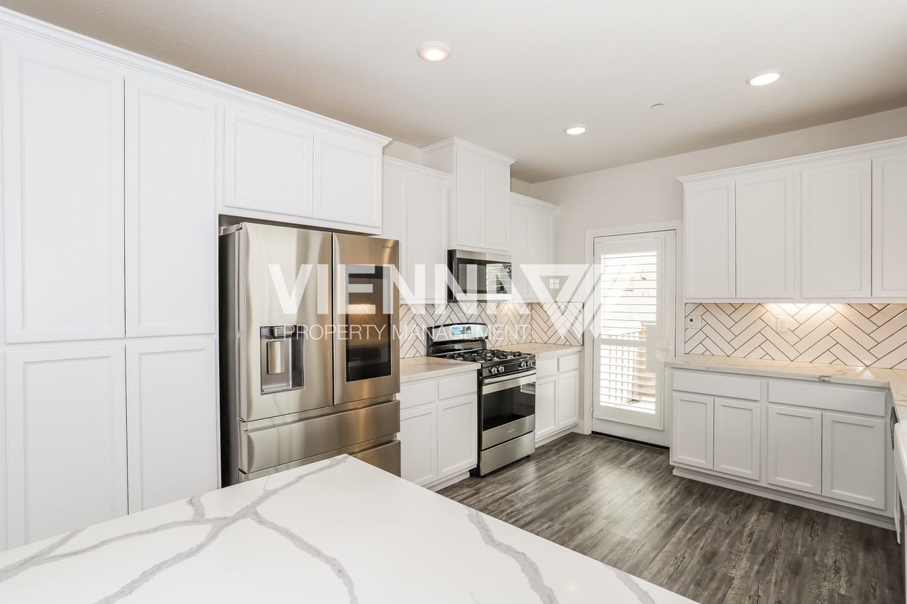 249 Rochdale St - Photo 5 of 26