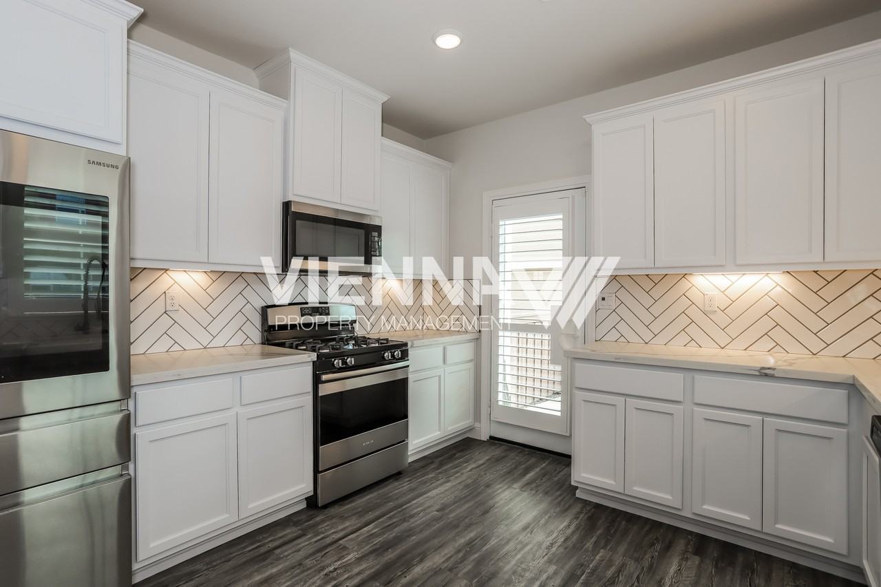 249 Rochdale St - Photo 6 of 26