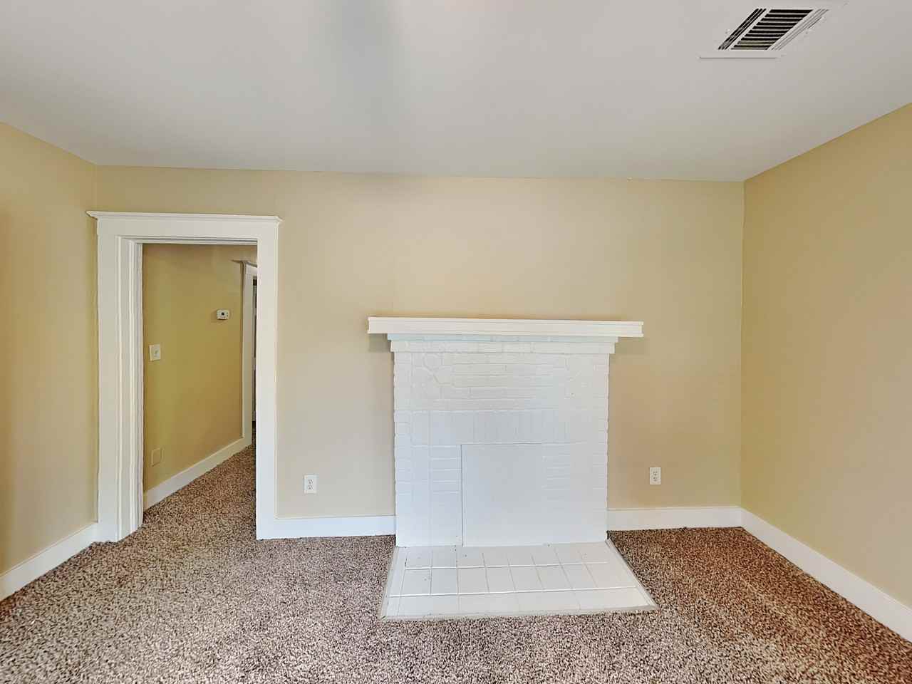 2497 Lakewood Ave Sw - Photo 2 of 17