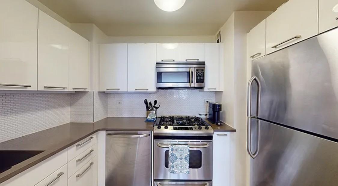 220 E 63Rd St - Photo 3 of 7
