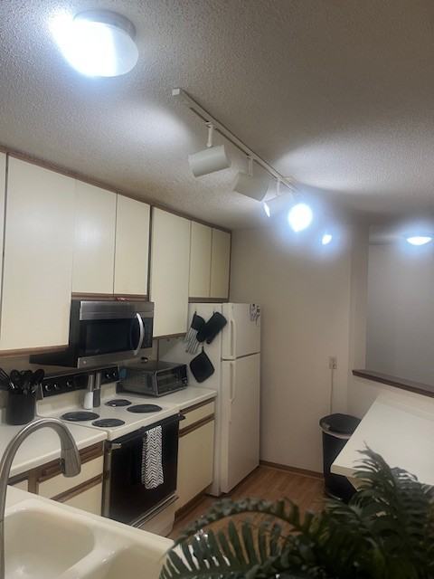 7610 York Ave S #3204 - Photo 7 of 19