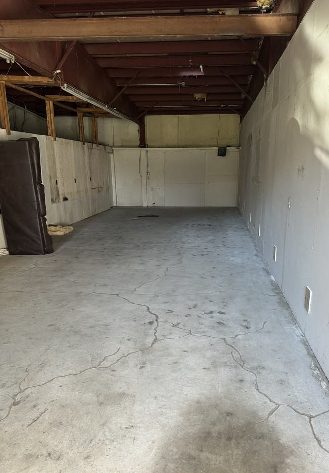 925 Lassen Ln - Photo 2 of 3