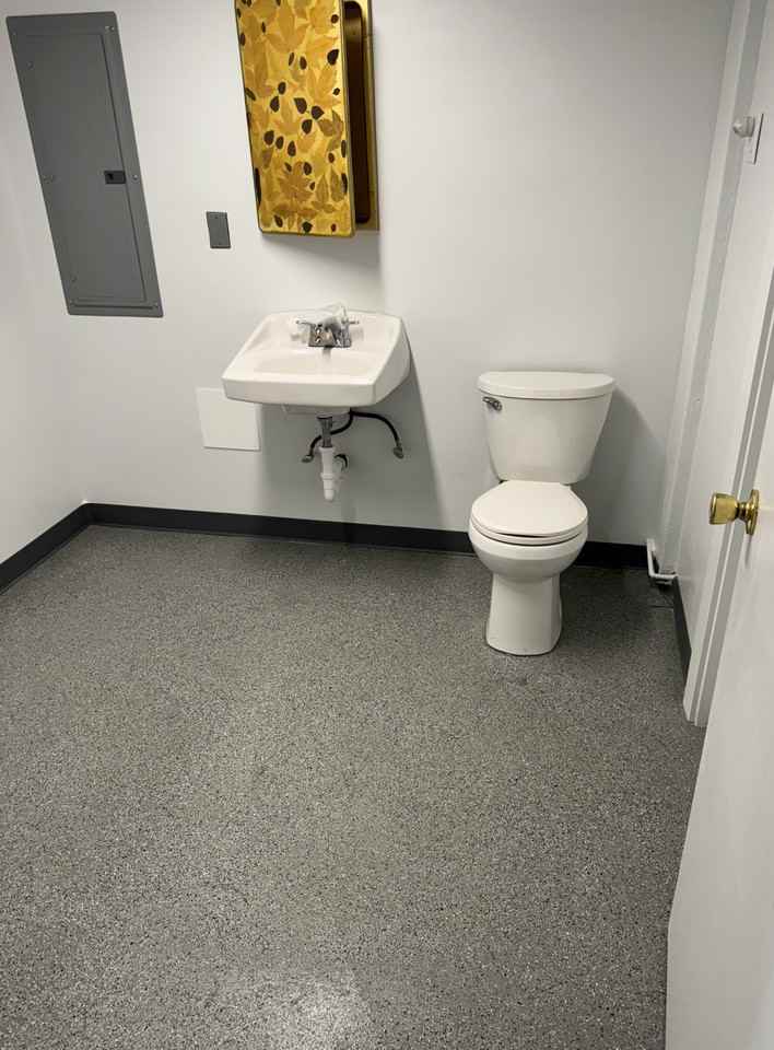 925 Lassen Ln - Photo 3 of 3