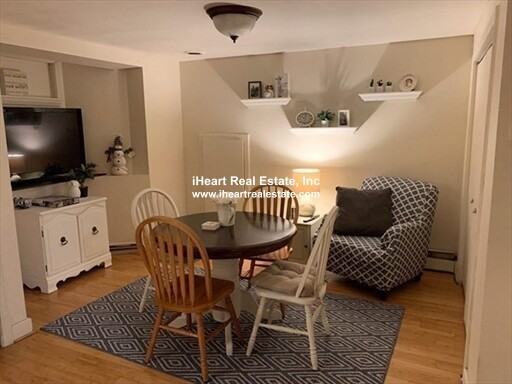 E 7th St #1 - Photo 3 of 23