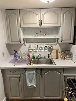 E 7th St #1 - Photo 5 of 23