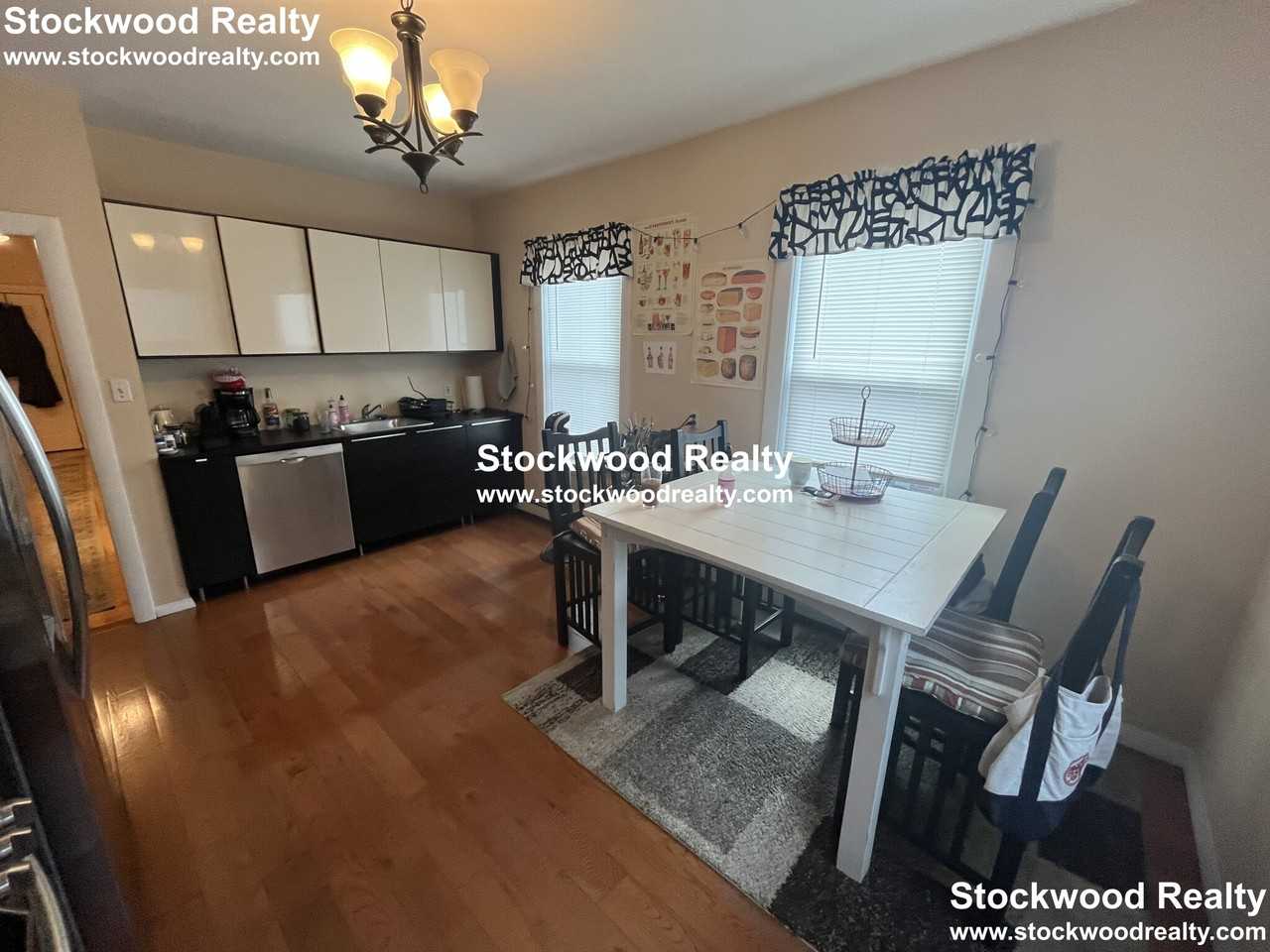 Howell St #2 - Photo 3 of 39