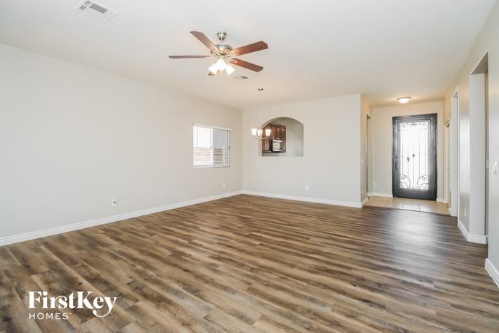 677 W Mesquite Tree Ln - Photo 2 of 15